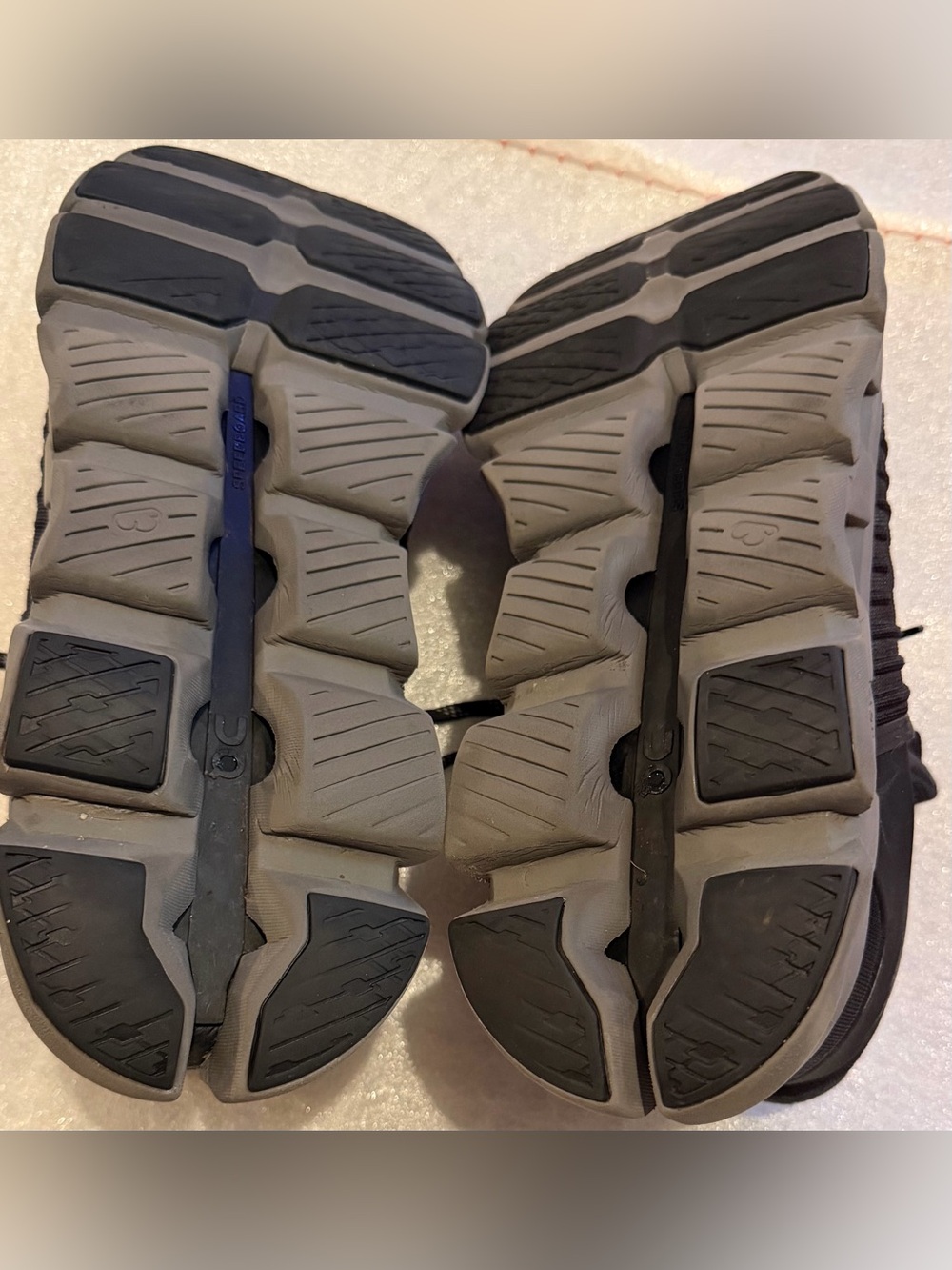 On Clouds  Men's Athletic Shoes - Black - Picture 9 of 9